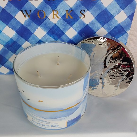 BATH & BODY WORKS 'EUCALYPTUS RAIN' 3-WICK SCENTED CANDLE - Picture 3 of 13